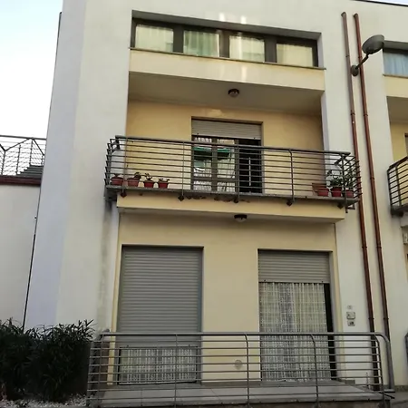 Lägenhet Comfortable Attic With Parking Space In Italy Chiavari
