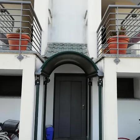 Lägenhet Comfortable Attic With Parking Space In Italy Chiavari