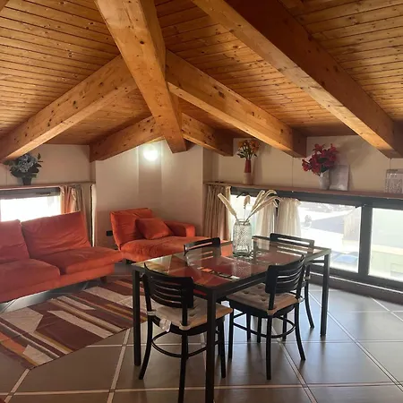 Lägenhet Comfortable Attic With Parking Space In Italy